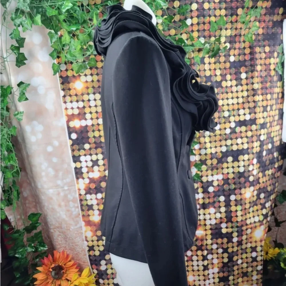 RINASCIMENTO Italian Layered-Tiered Collar Blazer - Picture 5 of 9